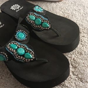 Yellow box flip flops size 11 new